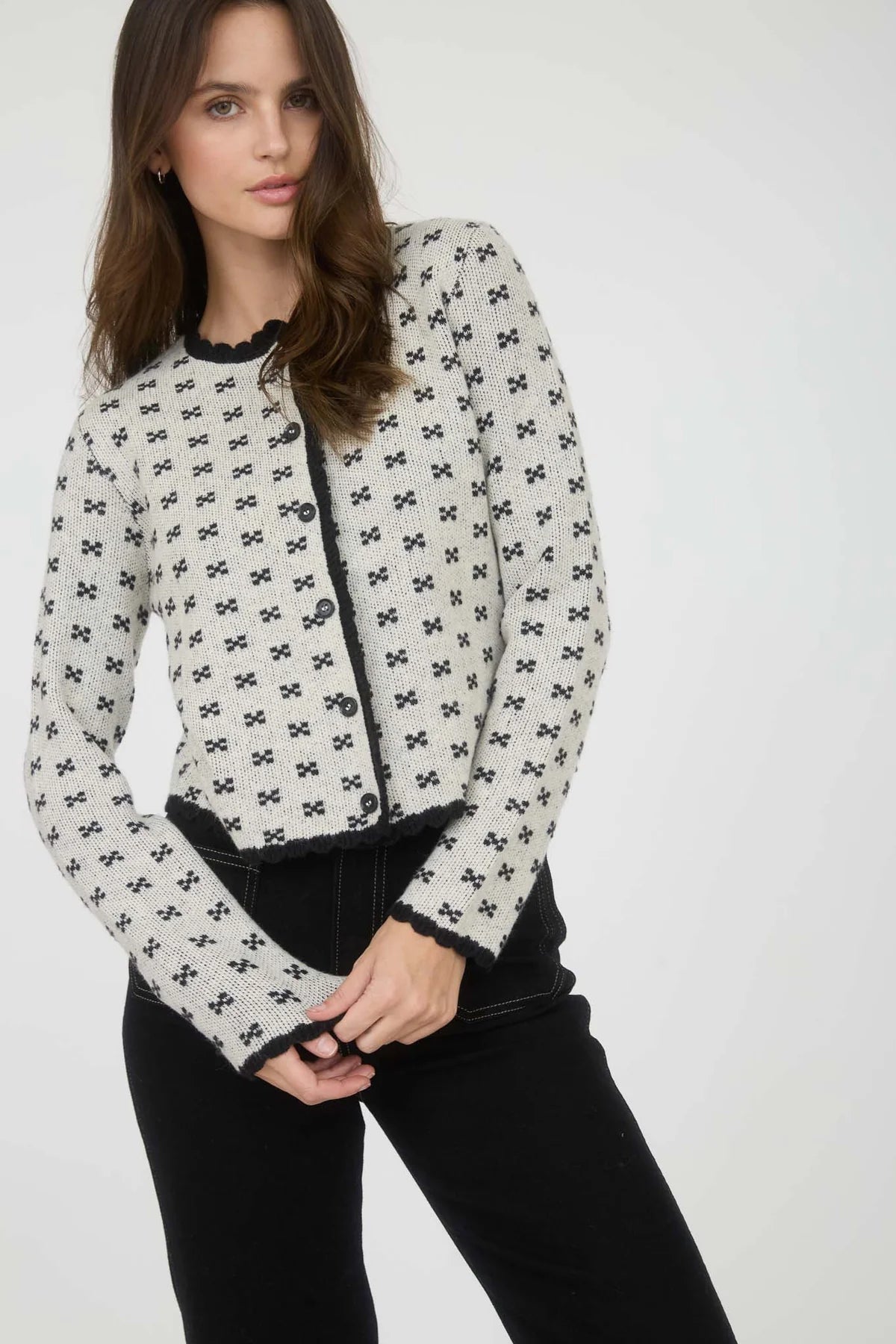 Scallop Trim Knit Cardigan