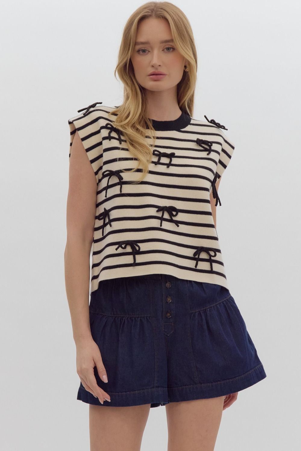 Entro Striped Sleeveless Round Neck Sweater