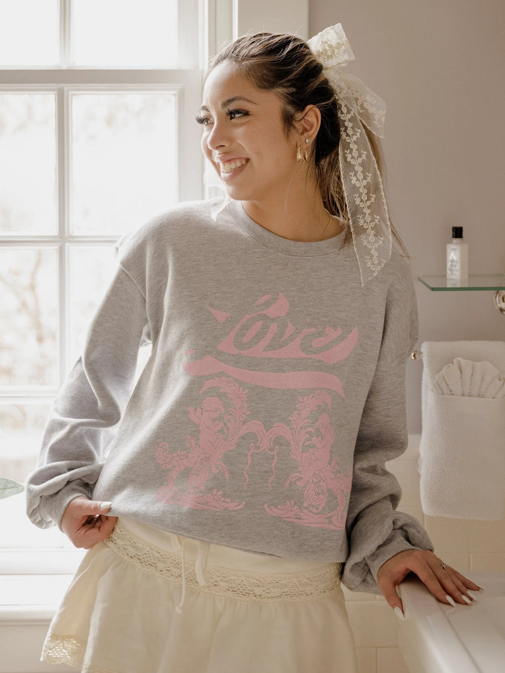 LivyLu Cherub Gray Fleece Raglan Graphic Sweatshirt