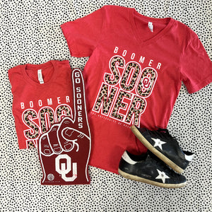 CJ V-Neck Boomer Sooner Bold Leopard V-Neck Graphic Tee